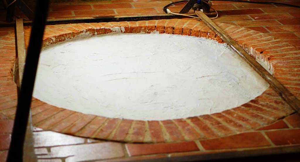 Cheese inside a pit - Formaggio di Fossa