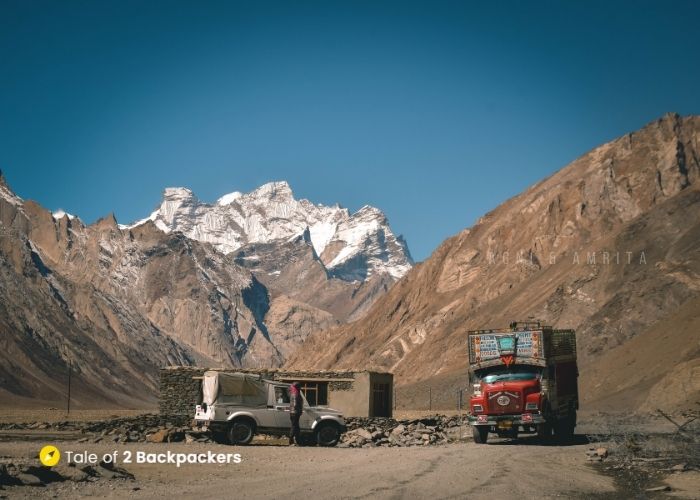 Private vehicles on the way to Zanskar