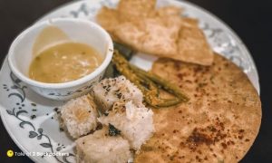 Gujarati breakfast - dhokla, thepla