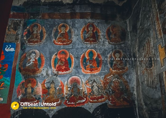 Images of Buddha on the walls of Vairocana Temple